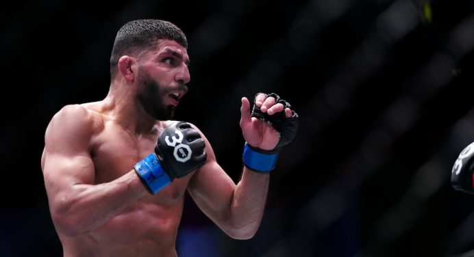 Albazi decola e alcança o top 3 dos moscas após vencer luta principal do UFC Vegas 74