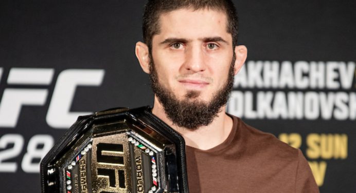 Islam Makhachev faz campanha para disputar três lutas no UFC em 2024