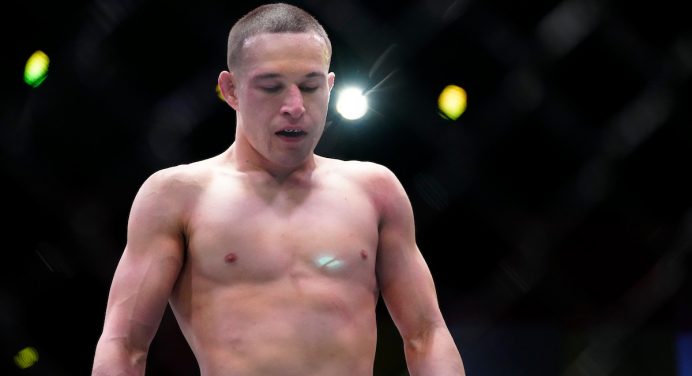 Kai Kara-France critica decisão dos juízes após derrota no UFC Vegas 74: “Me custou R$ 490 mil”