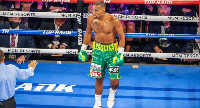 Esquiva Falcão oficializa desafio a Vitor Belfort para luta de boxe