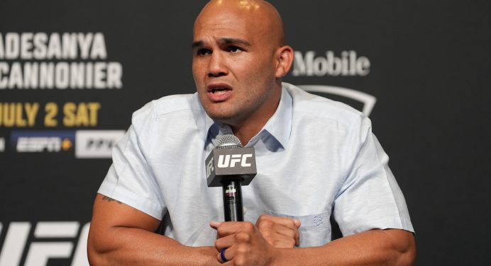 Ex-campeão, Robbie Lawler confessa “medo” antes de despedida no UFC 290