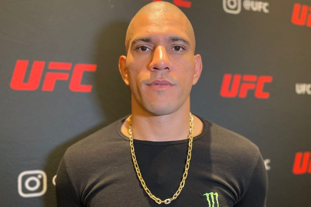 Poatan Responde Hill Após Ter Status De Campeão Do Ufc Contestado Ag Fight Mma Ufc Boxe E 