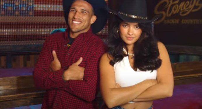 Cowboy, touro mecânico e dança! Do Bronx participa de desafio com youtuber; assista