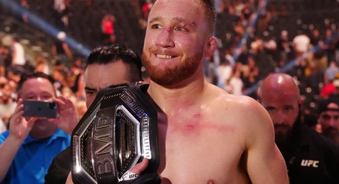 Cinturão e bolso cheio! Justin Gaethje fatura R$ 236 mil por ‘Performance da Noite’ no UFC 291