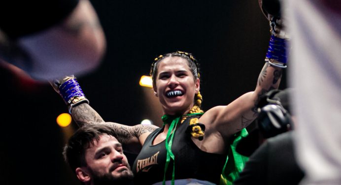 É do Brasil! Jully Poca vence 6ar6ie6 e mantém cinturão do Misfits Boxing