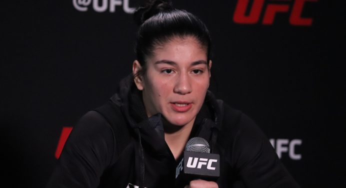 Ketlen Vieira critica possível ‘furada de fila’ de Kayla Harrison no UFC: “Quer sentar na janela?”