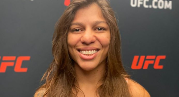 Sheetara fatura bônus de R$ 240 mil por “Performance da Noite” no UFC Vegas 77