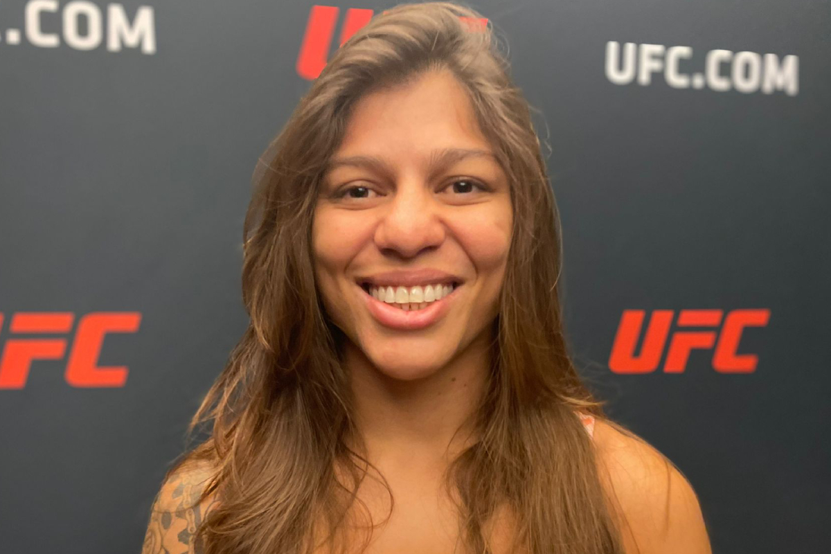 Mayra Sheetara busca integrar o top-5 do peso-galo do UFC