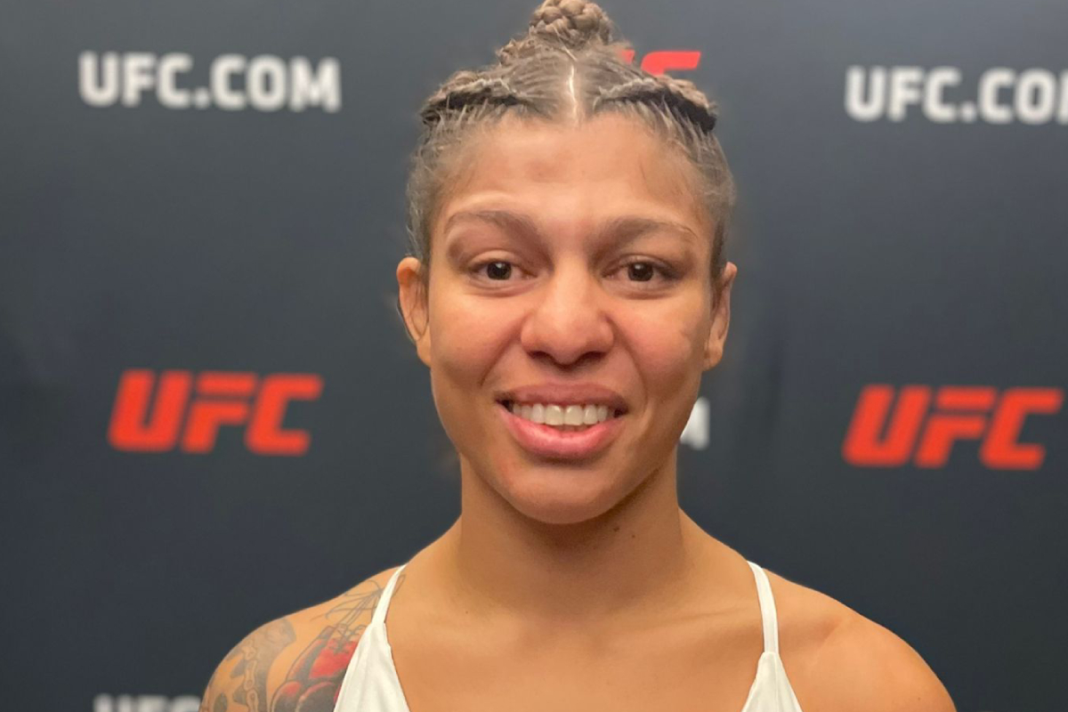 Mayra Sheetara representa o Brasil no peso-galo do UFC