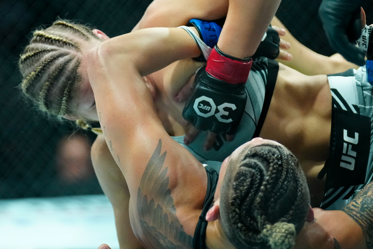 Miranda Maverick dominou as ações no duelo com Pedrita no UFC 291