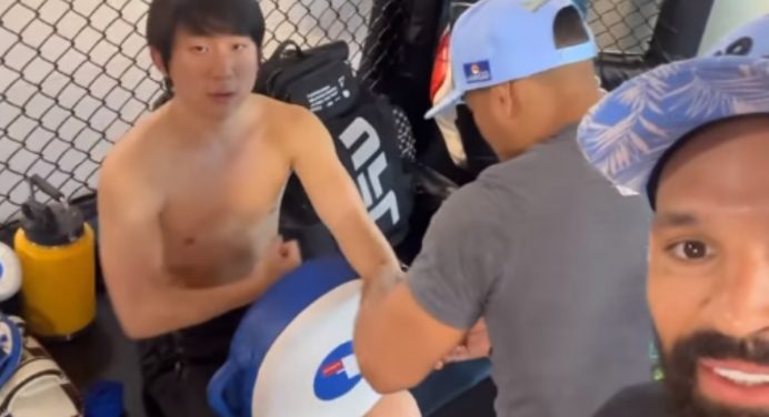 Pyong Lee visita o Instituto de Performance do UFC e treina ao lado de Michel Pereira