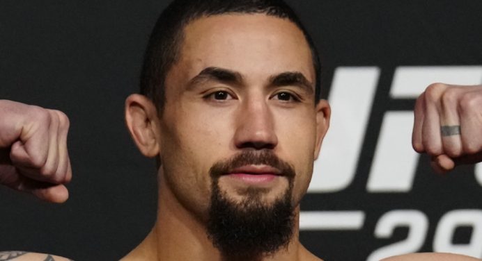 Whittaker aposta em vitória de Dricus du Plessis contra Adesanya em caso de duelo