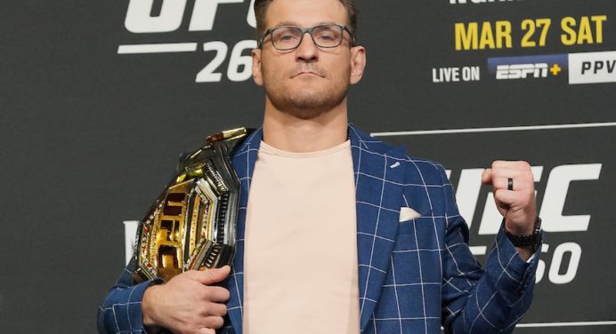 Miocic afirma que Jon Jones nunca enfrentou alguém como ele: “Vou machucá-lo”