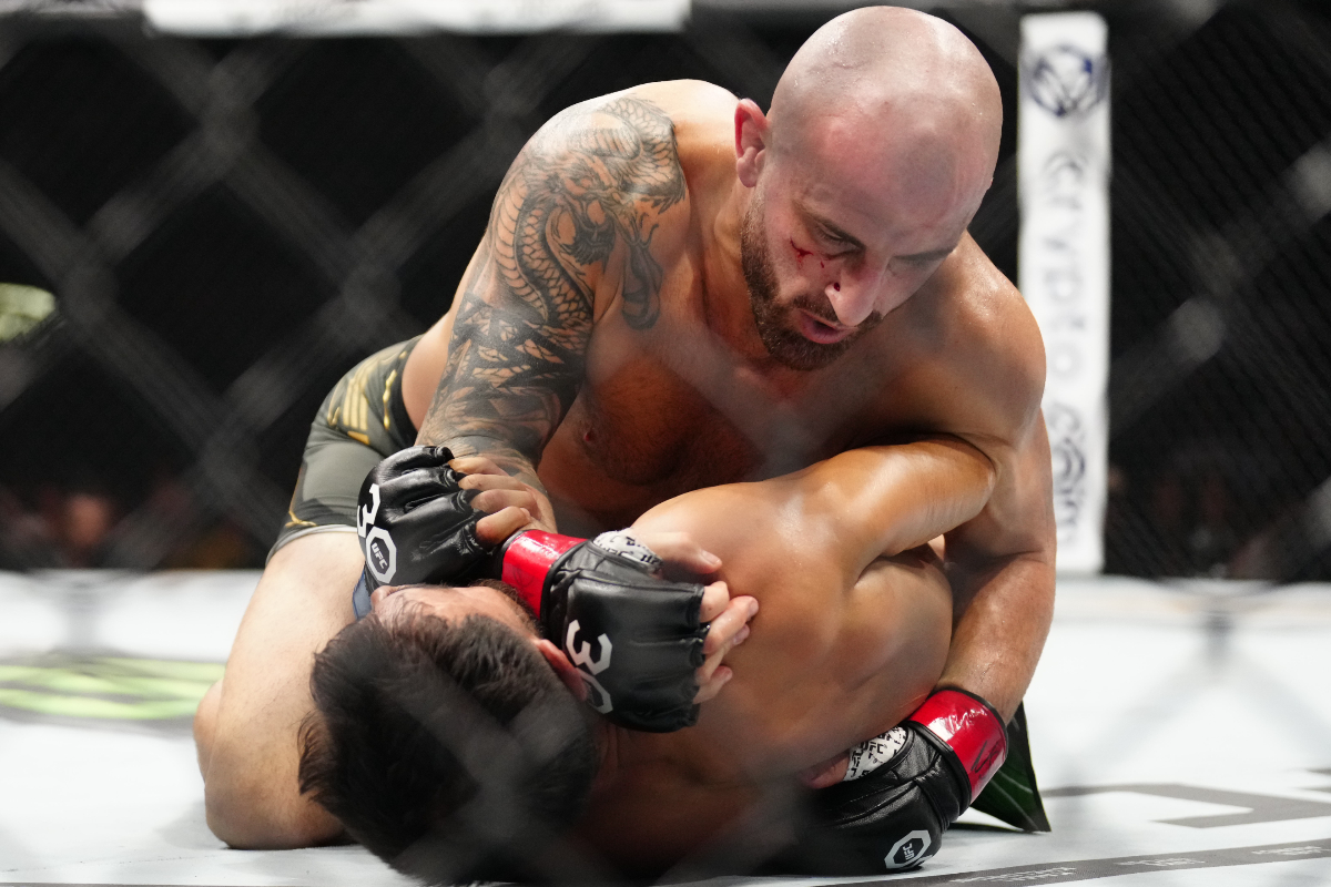 Com um estilo dominante, Volkanovski derrotou Rodriguez no UFC 290