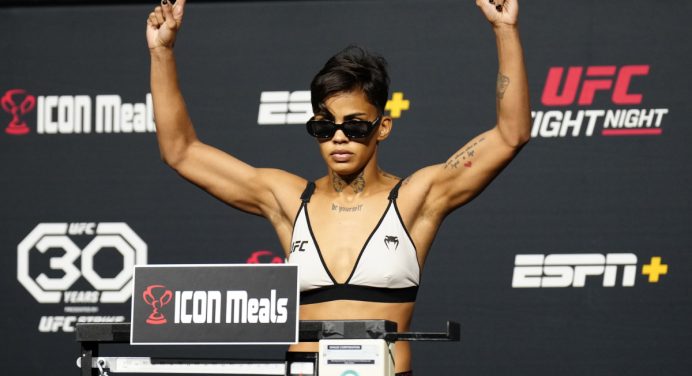 Iasmin Lucindo fatura bônus de R$ 245 mil por ‘Performance da Noite’ do UFC Vegas 78