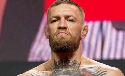 Conor McGregor é ex-campeão do peso-pena e do peso-leve do UFC