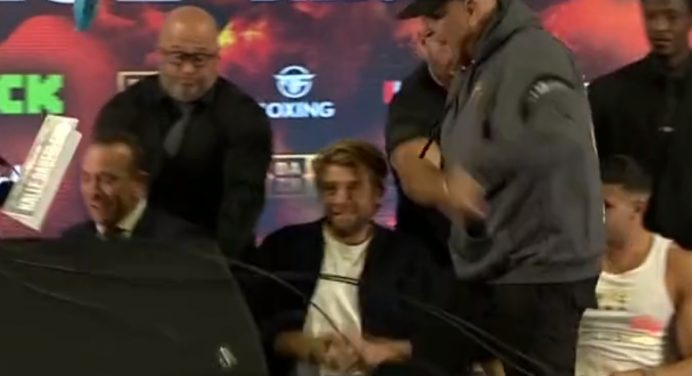 Pai de Tommy Fury tem ataque de fúria e coletiva de imprensa termina em confusão; veja