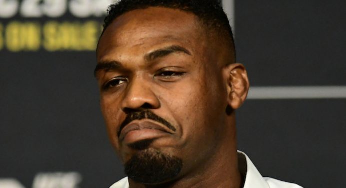 Jon Jones enaltece brasileiro finalista do GP dos pesados da PFL: “Futuro brilhante”