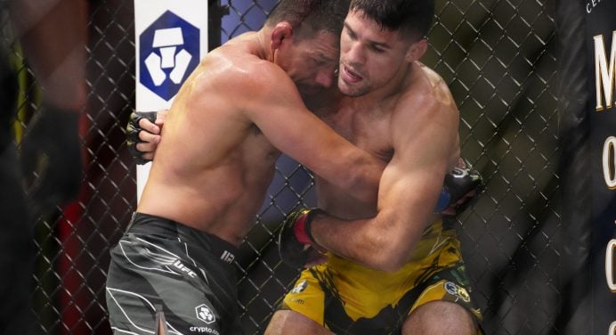 Após hemorragia cerebral, Vicente Luque vence luta principal do UFC: “É um milagre estar aqui”