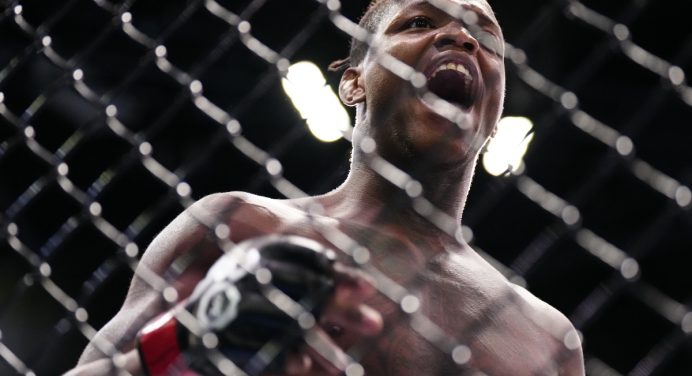 Promessa dos pesos-leves dá show e volta a vencer no UFC Vegas 78