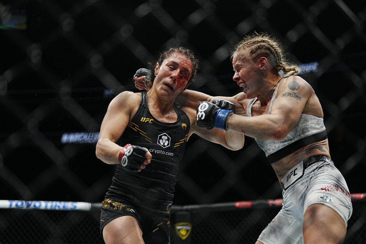 Alexa Grasso e Valentina Shevchenko trocam golpes no Noche UFC.