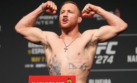 Justin Gaethje na pesagem cerimonial do UFC 274.