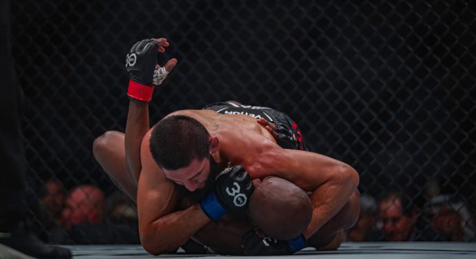 Implacável! Chimaev domina Usman e pede por fim de conflito entre Palestina e Israel