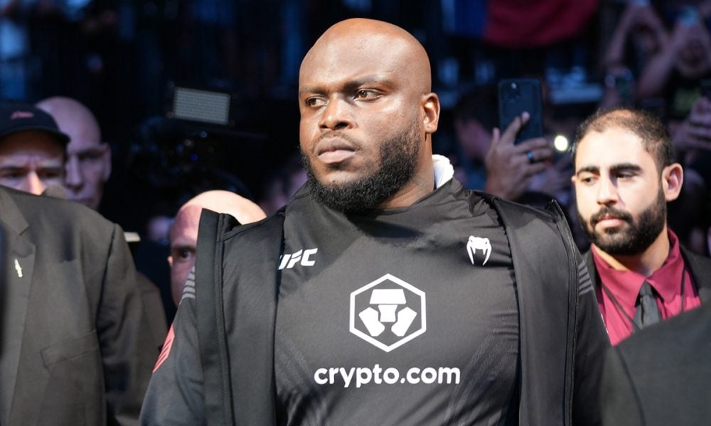 Derrick Lewis caminha para o octógono do UFC