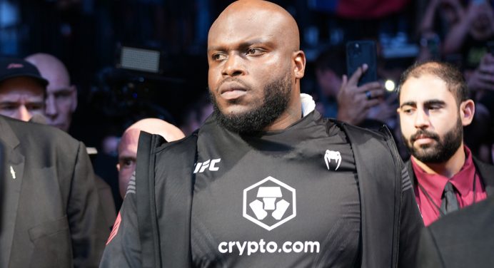 Derrick Lewis passa mal e é retirado de luta contra brasileiro no UFC Canadá