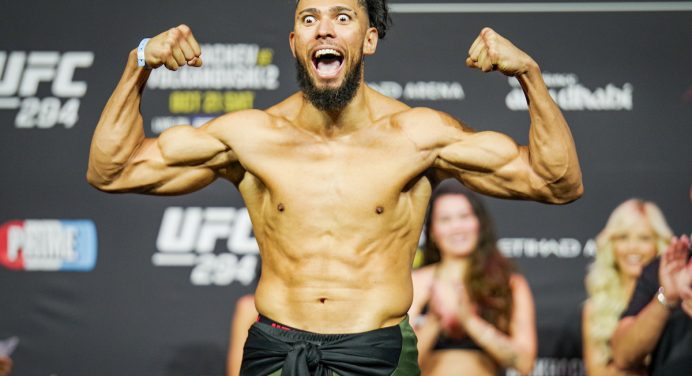 Conheça Johnny Walker, brasileiro com chance de título que lidera primeiro UFC de 2024