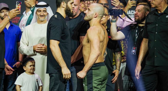 Saiba como assistir o UFC 294, liderado pela disputa de título entre Makhachev e Volkanovski