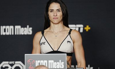 Norma Dumont posa para fotos após bater o peso para sua luta no UFC