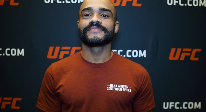 Victor Striker aguarda novo adversário para estrear no UFC neste sábado