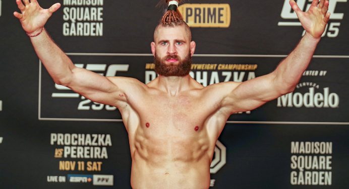 Jiri Prochazka cogita trocar os meio-pesados pelos médios do UFC