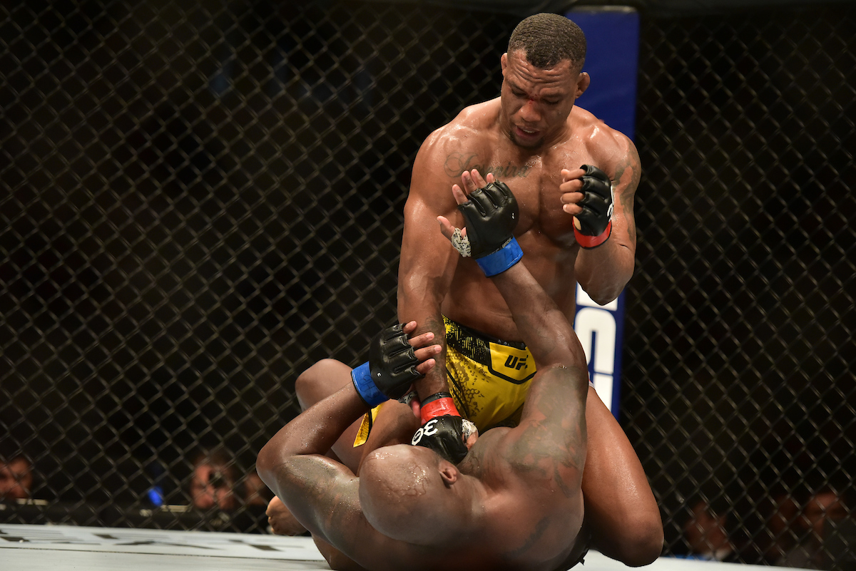 Dominância! Malhadinho neutraliza Derrick Lewis e vence luta principal do UFC São Paulo