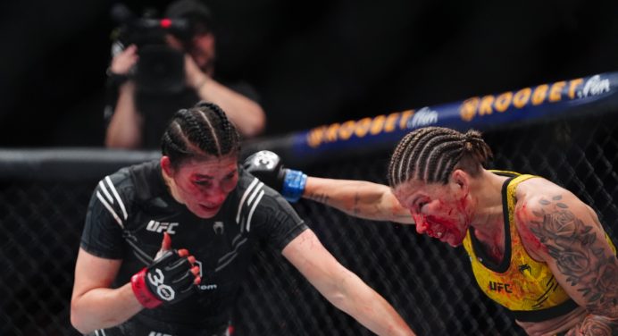 Luta da noite? Karol Rosa perde ‘guerra’ para Irene Aldana no UFC 296