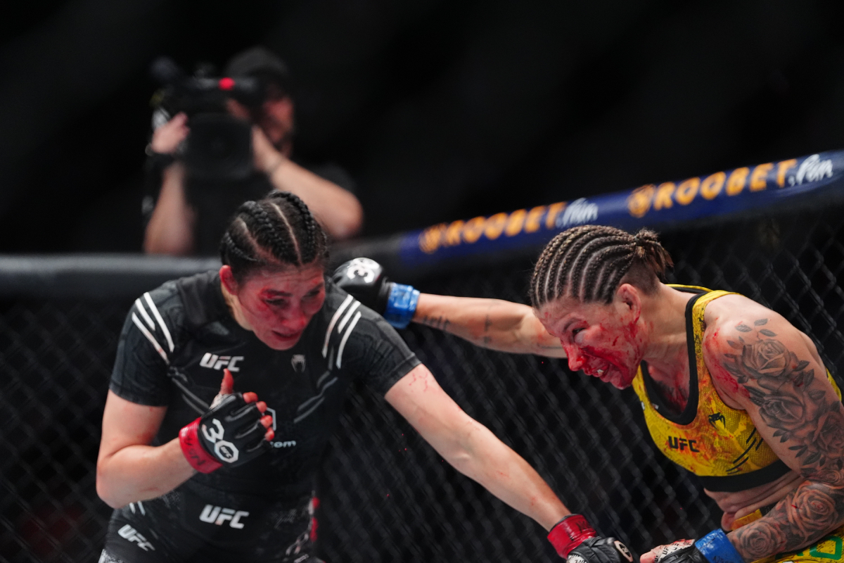Karol Rosa e Irene Aldana protagonizaram uma batalha sangrenta no UFC 296.