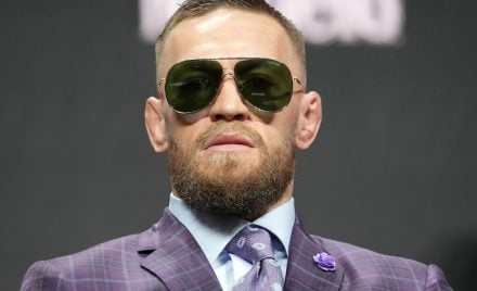 Conor McGregor é ex-campeão do peso-pena e do peso-leve do UFC