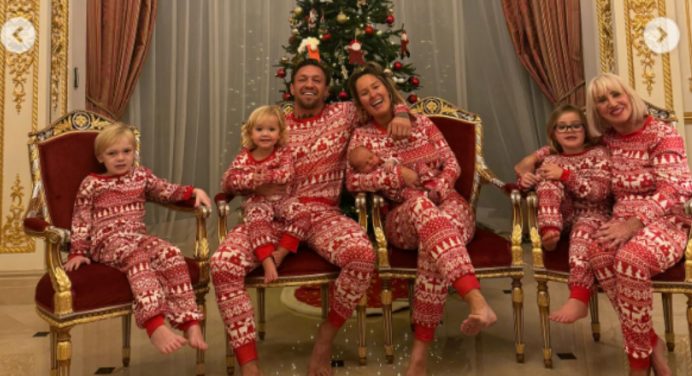 Família, fantasia e sensualidade: Confira como foi o Natal da comunidade do MMA