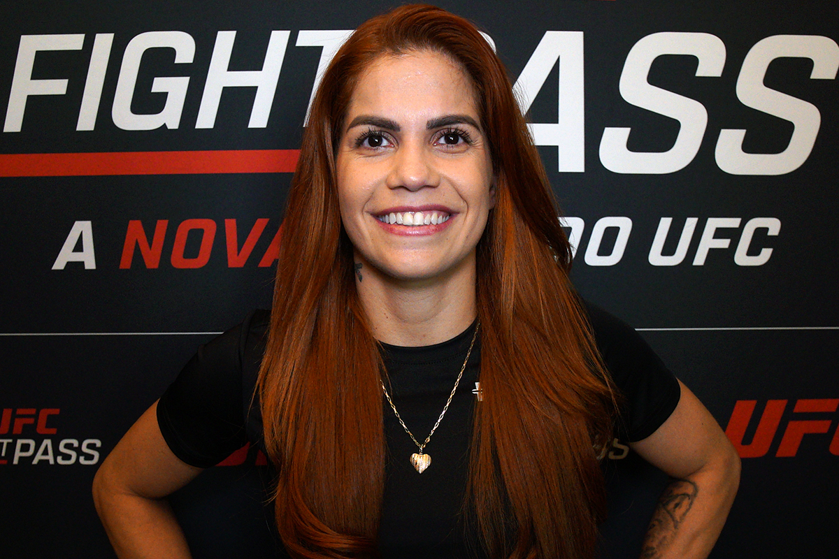 Rayanne dos Santos posa para foto após dar entrevista para a Ag Fight em Las Vegas