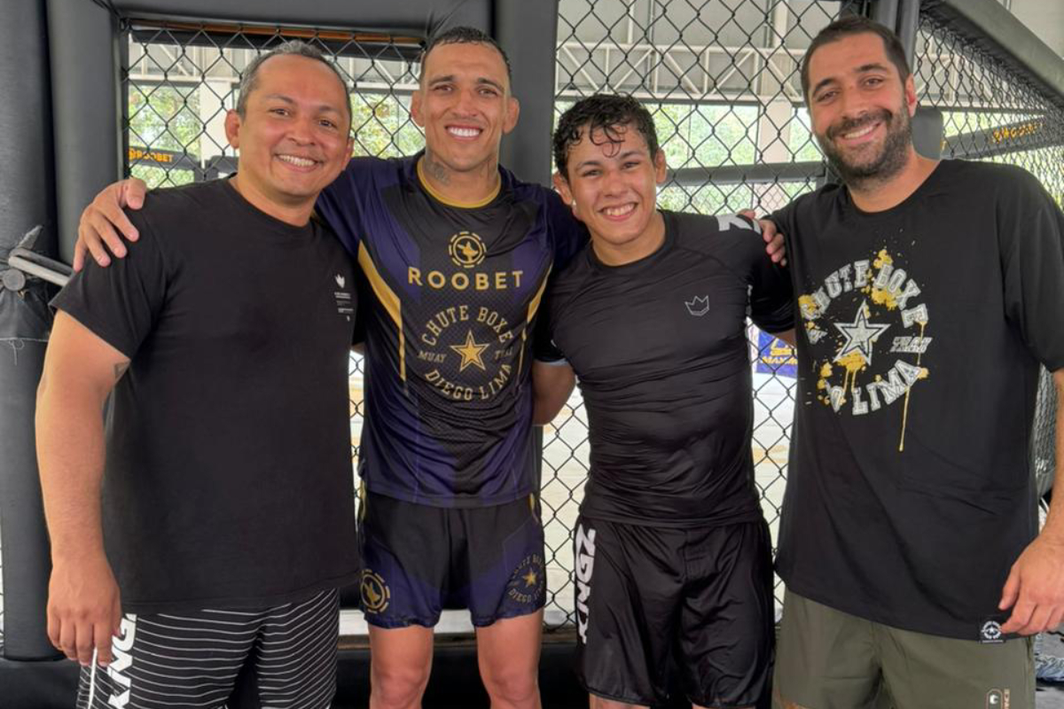 Melqui Galvão, Charles Do Bronxs, Mica Galvão e Diego Lima na academia Chute Boxe SP.