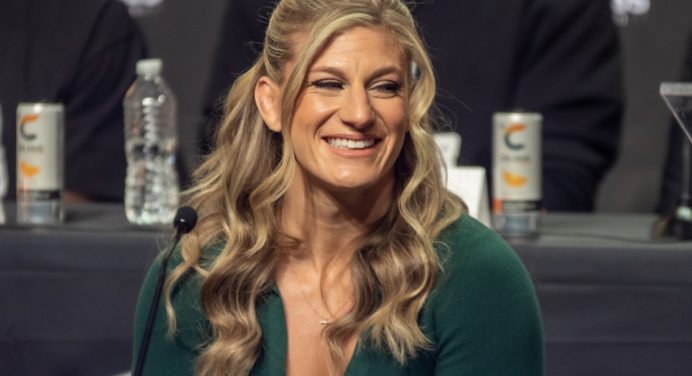 Kayla Harrison abre como franca favorita para luta contra Holly Holm no UFC 300