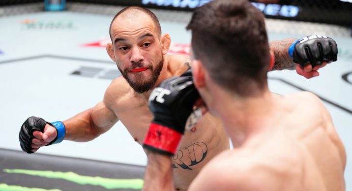 Autoridade! Jean Silva estreia no UFC com nocaute no 1º round