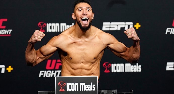 Rivais do top 10! Johnny Walker define dois alvos como prioridade após derrota no UFC