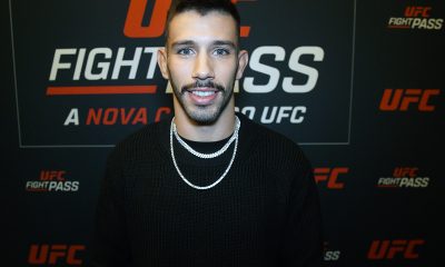 Matheus Nicolau posa para fotos após conversar com a reportagem da Ag Fight no UFC Apex
