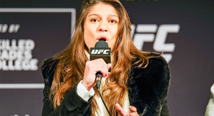 Sheetara e Pennington roubam a cena com troca de farpas acalorada na coletiva do UFC 297; veja