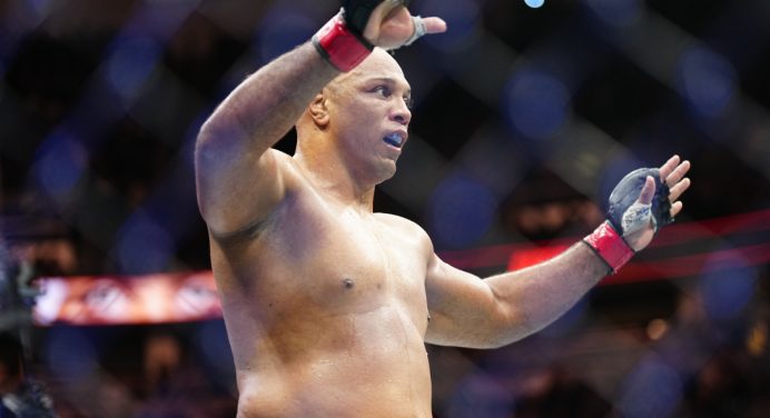 Marcos Pezão é suspenso por um ano após testar positivo no exame antidoping