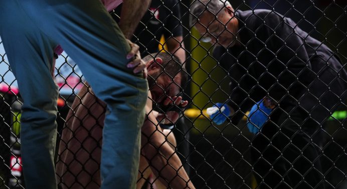 Golpe ilegal encerra luta no UFC após 11 segundos; entenda