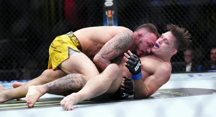 Renato Moicano controla Dober e vence a segunda luta seguida no UFC