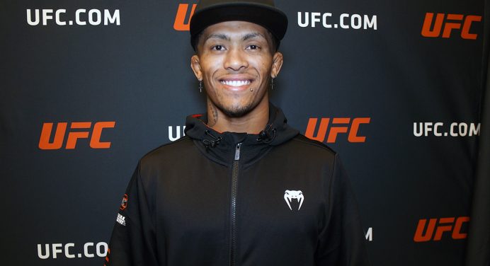 Vinicius Lok Dog explica nocaute avassalador no UFC Vegas 87: “Momento certo”